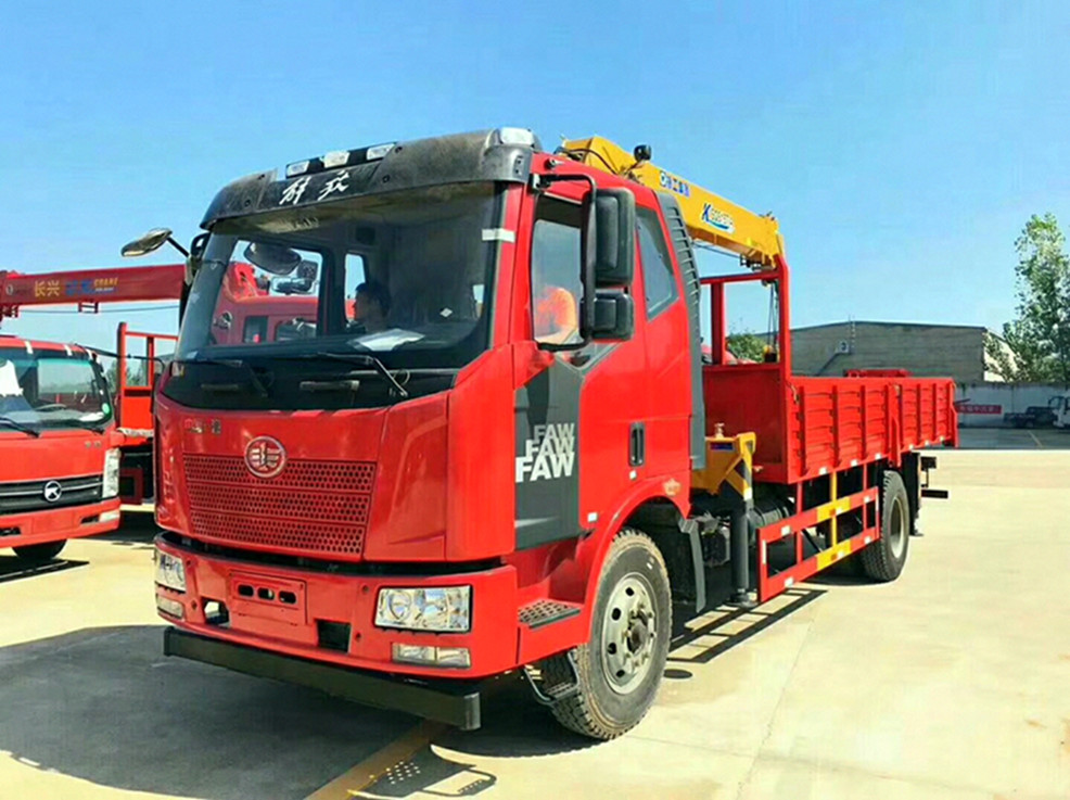 解放J6隨車吊